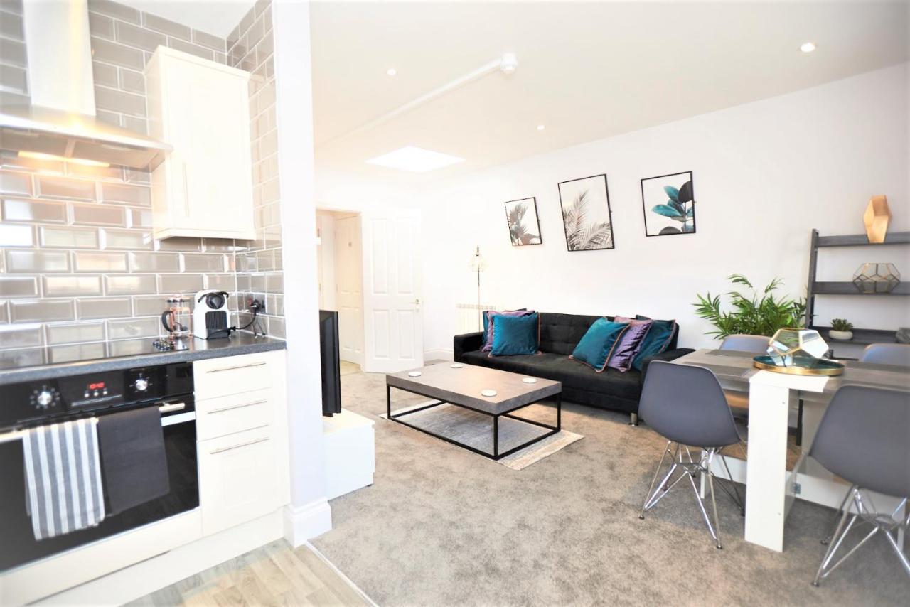 Hampton Court - The Kings Rest Appartement Molesey Buitenkant foto