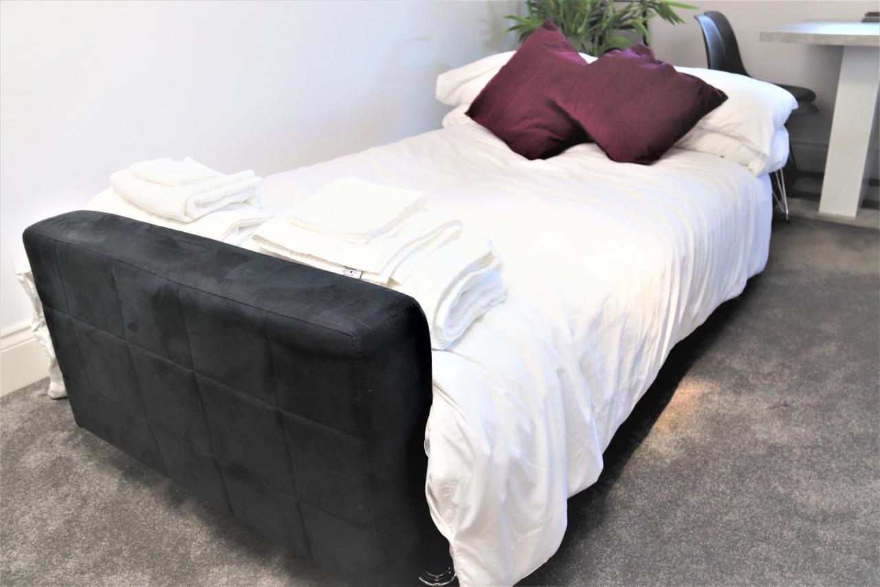 Hampton Court - The Kings Rest Appartement Molesey Buitenkant foto